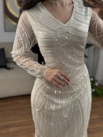 فستان سهره راقي باللون البيج