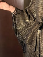 طقم ناعم وانيق فضفاض بلون ذهبي انيق