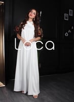 جلابيه ناعمه باللون الابيض