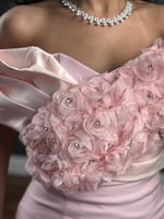 فستان ندى الورد الناعم