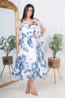 فستان ابيض ناعم مشجر باللون الازرق