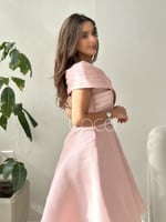 فستان وردي طبقات