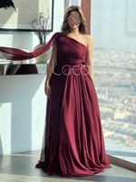 فستان انيق عنابي بكتف واحد