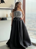 فستان اسود مميز بتطريز انيق