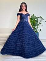 فستان كحلي طبقات من التل