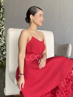 فستان احمر بنمط ورد