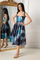 فستان ميدي بألوان مموجة