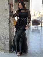 فستان ناعم من المخمل بلمسات انيقة من الاوقانزا