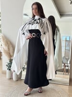 فستان انيق من اللونين الابيض والاسود