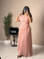 فستان ناعم بلون وردي