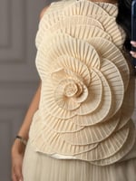 طقم ناعم وأنيق بتصميم مميز