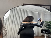 فستان اسود بكرستال مثبت بخيوط