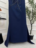 فستان كحلي بتطريز