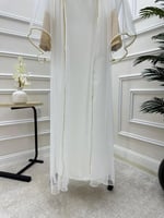 جلابيه تراثيه باللون الأبيض