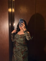 فستان مخمل سهرة اخضر بتصميم أنيق وناعم