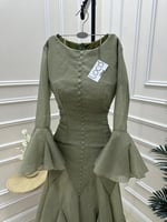 فستان زيتي ناعم بكسرات