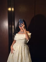 فستان بيج بتصميم ميدي مكشوف الاكتاف راقي