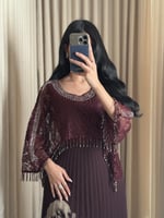 فستان ناعم عودي بكسرات