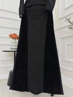 فستان اسود ناعم