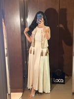 جلابية نسائية بيج مطرز بالذهبي بدون اكمام فاخرة