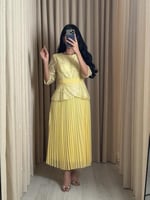 فستان ناعم بلون اصغر فاتح