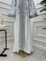 جلابية انيقه بنمط عصري من لوكا فاشن