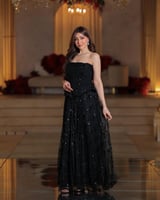 فستان اسود بكورسيه