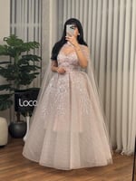 فستان سهره مطرز بتصميم ملكي