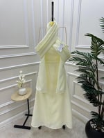 جلابيه ناعمه باللون الأصفر الفاتح