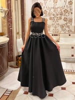 فستان اسود انيق بلمسات كريستال