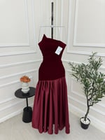 فستان احمر مخمل