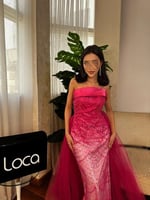 فستان سهره وردي بتطريز فخم وذيل من براند لوكا فاشن