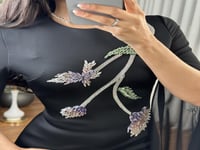 فستان بتطريز ناعم