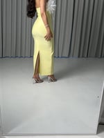 فستان اصفر بريش ابيض