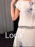 طقم مميز تنوره وبلوزه بتصميم رائع