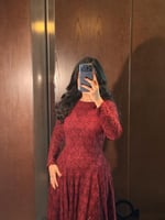 فستان سهرة عنابي راقي طويل بأكمام طويلة واسعة