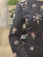 طقم انثوي راقي مطرز