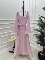 فستان ناعم بقصة صدر مخصره وكم طويل واسع