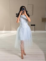 فستان سهرة قصير دانتيل فخم لون سماوي