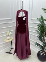 فستان عودي ناعم مع شال