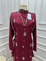 جلابية مميزه بتطريز راقي باللون العودي