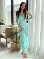 فستان انيق مطرز عاري الكتف