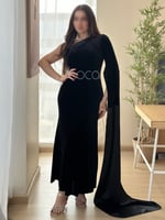 فستان مخمل بكتف واحد