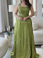 فستان بكتف واحد مميز بتطريز انيق