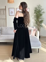 فستان اسود ناعم من الجوخ