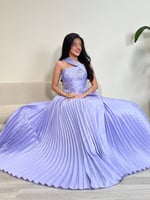 فستان بليسيه عاري الكتف