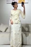 فستان ناعم من الجورجيت مميز بتفاصيل ناعمة