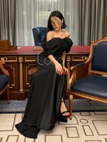 فستان اسود بتفاصيل انيقة