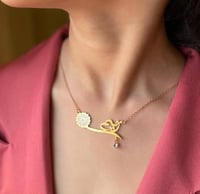 سلسال بالاسم مع الورده