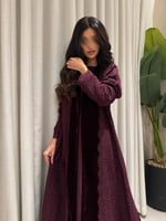 عباية مخمل كوري مع الدانتيل